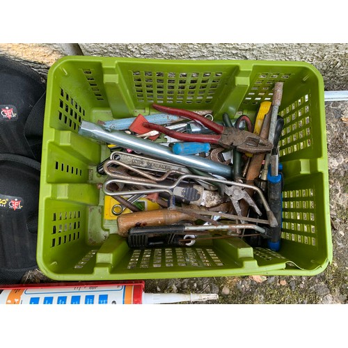 2009 - Two boxes of tools including pliers, hammers, chisels, screwdrivers, saws, leveller, knee pads, spir... 