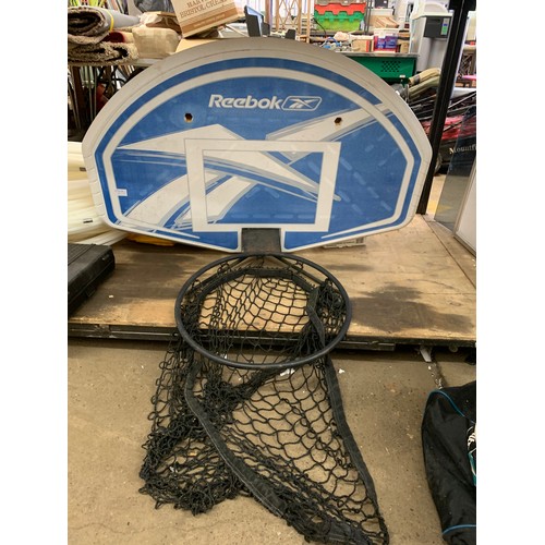 2143 - Reebok basket ball hoop with back board