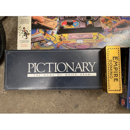 2154 - Job lot of Vintage games:- Pictionary, Go For Broke, Zaxxon, 'The Flower Parade' by Jan Van Haastere... 