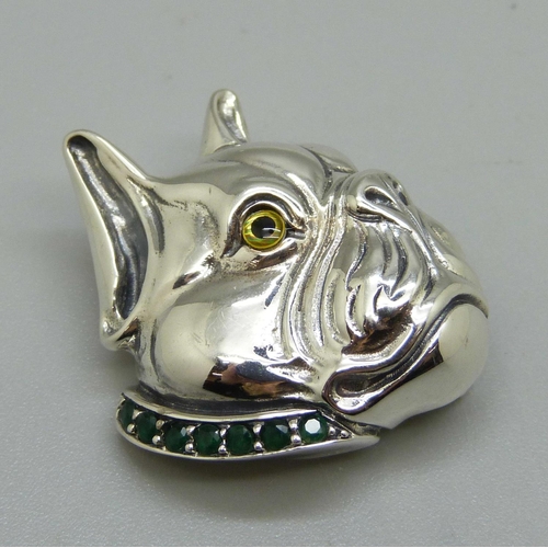 1016 - A silver bulldog brooch