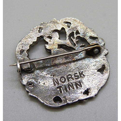 1021 - A ‘Norsk Tinn' brooch depicting Per Gynt, Norwegian fairy tale