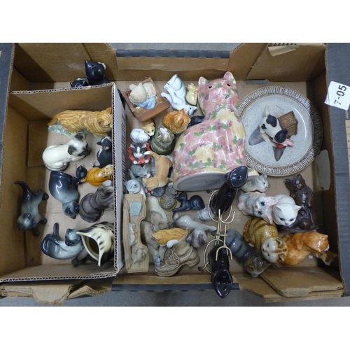 1146 - A box of ceramic and resin cats **PLEASE NOTE THIS LOT IS NOT ELIGIBLE FOR POSTING AND PACKING**