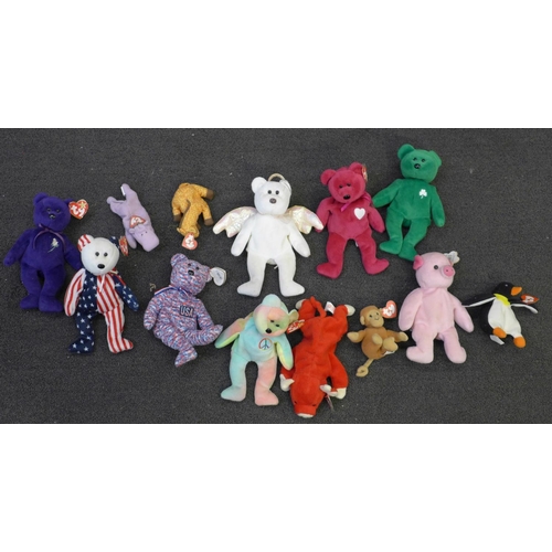 718 - A collection of Beanie Babies