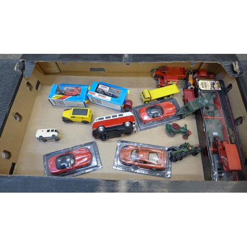 722 - A collection of model vehicles including Corgi, limited edition Lledo from a 1990’s toy fair, a coll... 