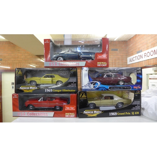 735 - Five 1/18th scale model vehicles, two Sun Star, two Elite American Muscle and one Maisto