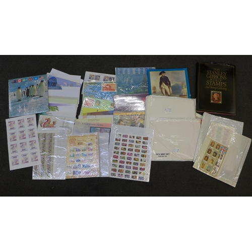 737 - Stamps;-Worldwide presentation pack, year packs, sheets, etc.