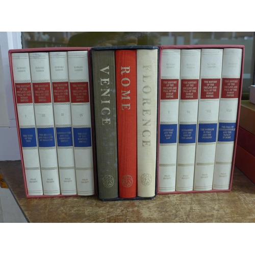 781 - A collection of Folio Society books in slip cases, including The Rise and Fall of the Roman Empire i... 