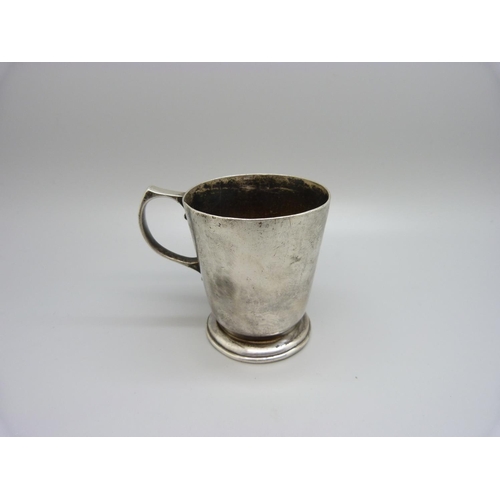 811 - A silver christening mug with fishing scene, London 1956, 106g