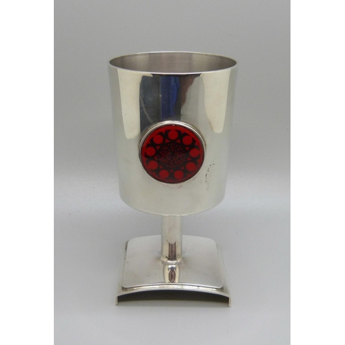 818 - A silver Lincoln Cathedral commemorative chalice, 201g, cased