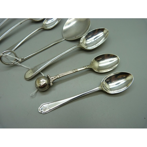 842 - Six silver spoons, 136g, and a plated spoon