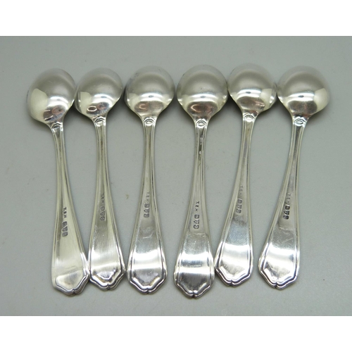 843 - Six silver spoons, 87g