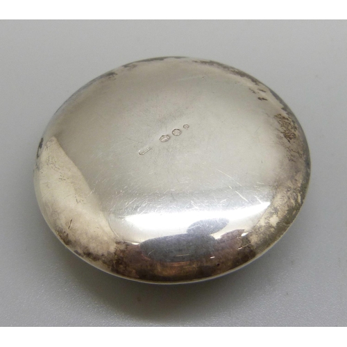 854 - A Dutch silver pill box, diameter 45mm