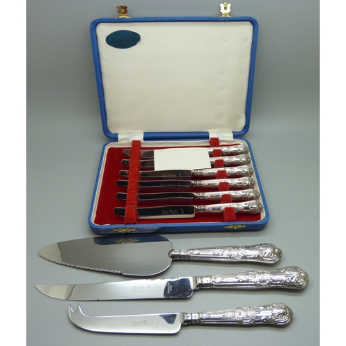 861 - Two silver handled knives, a cake server and a set of six knives