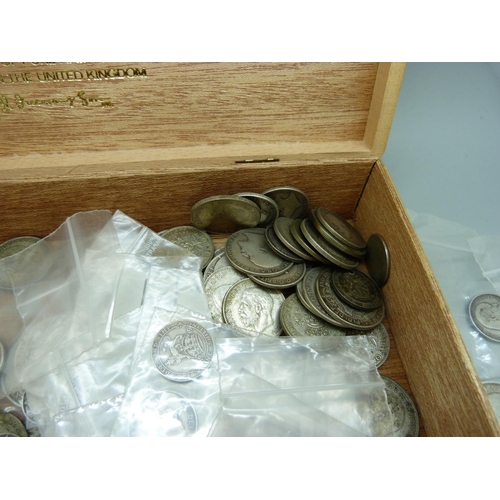 862 - Silver coinage, mainly pre 1920, 963g