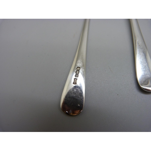 884 - Six silver cake forks, 165g