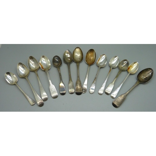 885 - Thirteen silver spoons, 208g