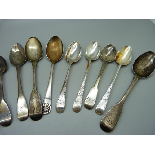 885 - Thirteen silver spoons, 208g