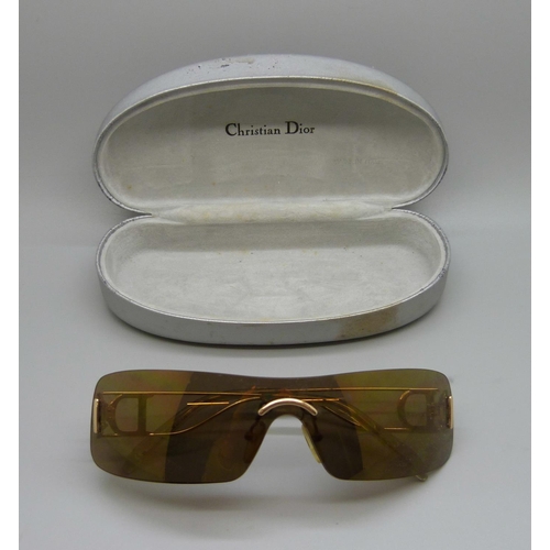 917 - A pair of Christian Dior sunglasses