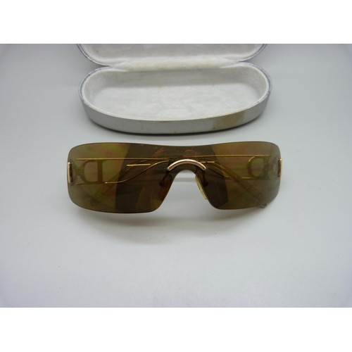 917 - A pair of Christian Dior sunglasses