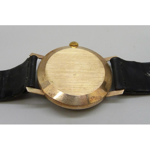 928 - A 9ct gold cased Avia wristwatch, with box