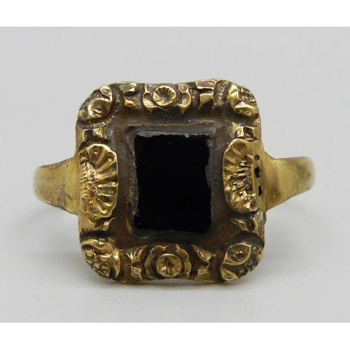 938 - A Victorian 9ct gold ring, worn Birmingham hallmark, 3.7g, R