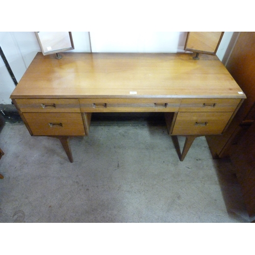 101 - A Butilux teak dressing table