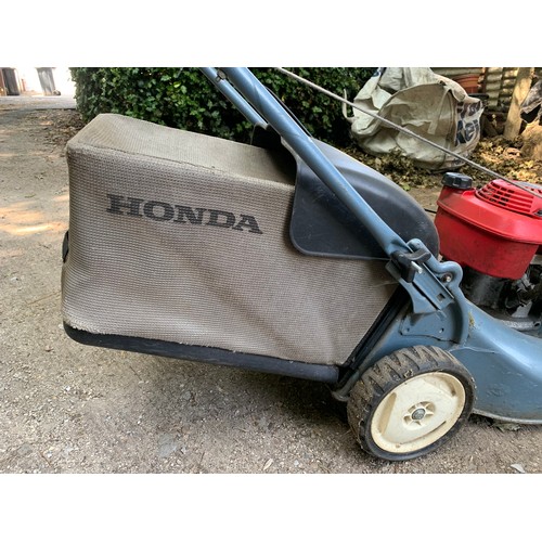 2320 - Honda Izy 4.5HP self propelled 18