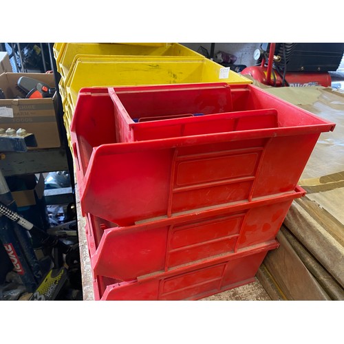 2094 - Approx. 18 lin bins - mixed sizes