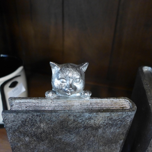 1332 - A silver curious cat pair of bookends, H 25cms (TL9621)   #