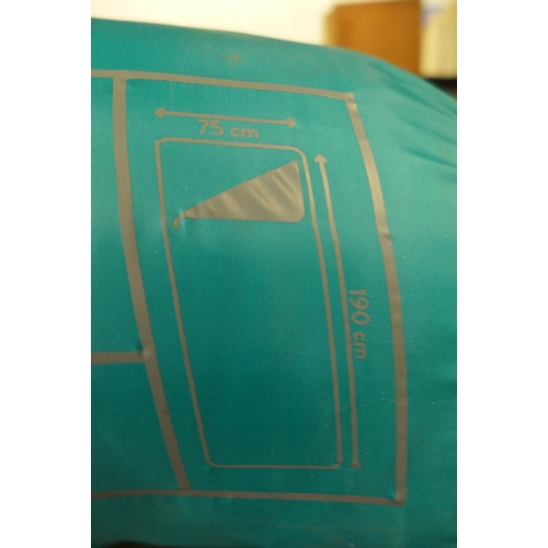 2138 - 300 gsm lightweight sleeping bag in pouch