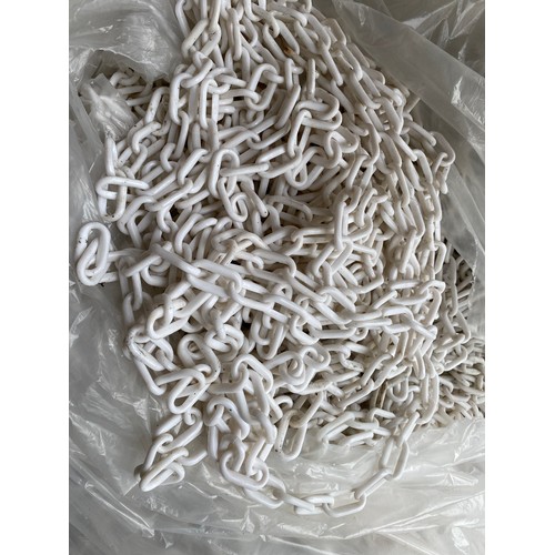 2133 - Approx. 100ft of white plastic barrier chain * This lot is subject to VAT