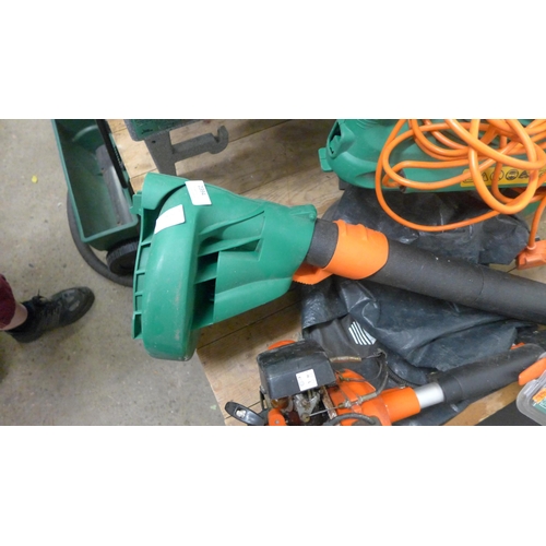 2998 - Qualcast garden blower-vac and narrow detailing nozzle with collector bag and magnum Power garden bl... 