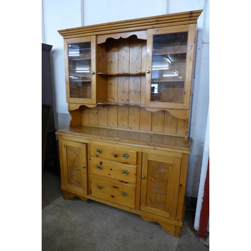 109 - A Victorian style pine dresser