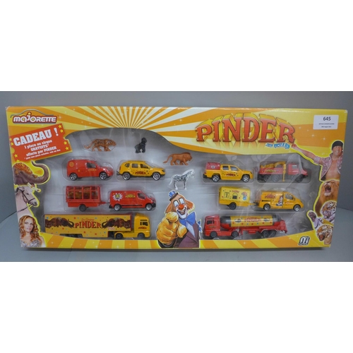 645 - A Majorette Pinder Circus gift pack, boxed