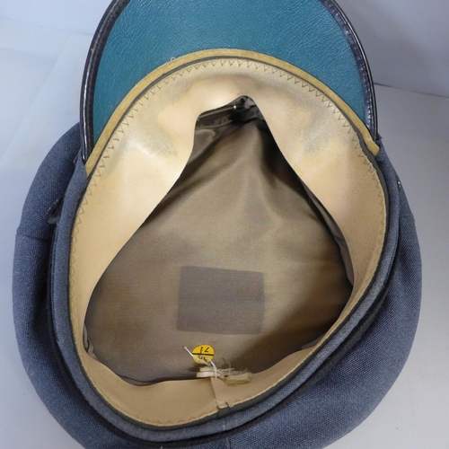 755A - A RAF service peaked cap with badge (size 58)