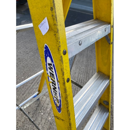 2067 - Werner electricians six rung fibreglass step ladder