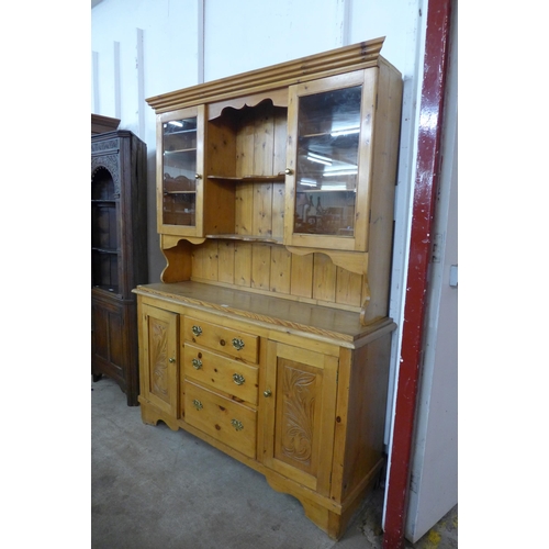 109 - A Victorian style pine dresser