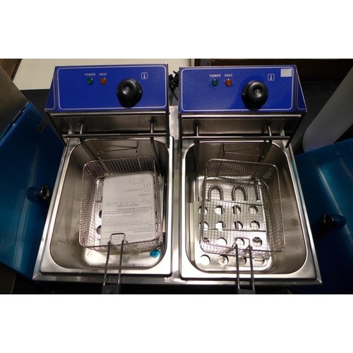 3039 - Commercial Double Electric Fryer with 2 x 5.5L Baskets, Model: EF-82L (580x460x310mm) RRP £300.00 + ... 