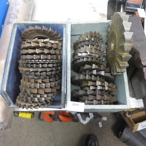 2009 - Approx 40 mixed gauge/diameter horizontal milling lathe cutter blades. Very heavy tooling items