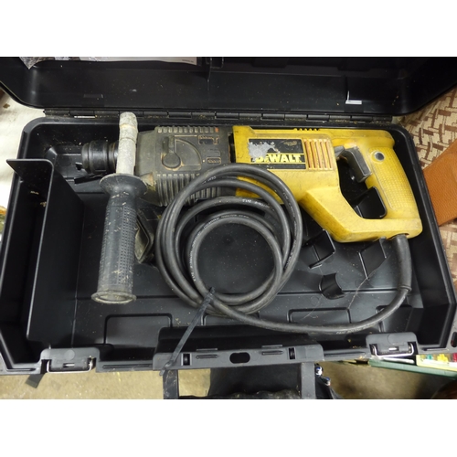 2018 - Powertool job lot: DeWalt 240V breaker drill in case, Bosch hammer drill in case, Tesco breaker dril... 