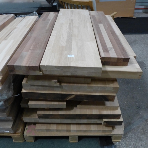 3043 - Pallet of Solid Oak Offcuts * This lot is subject to VAT