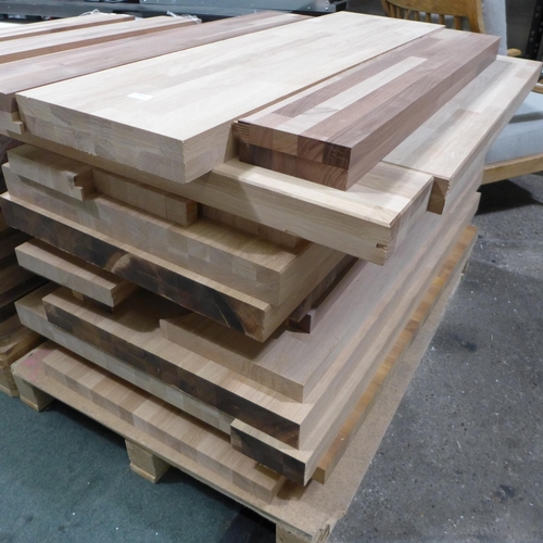 3043 - Pallet of Solid Oak Offcuts * This lot is subject to VAT