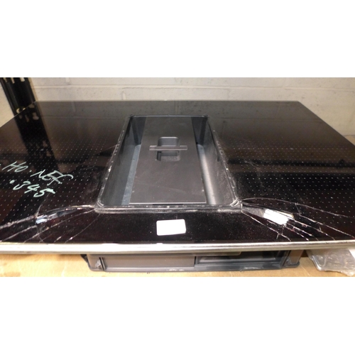 3101a - Neff 4-Zone 826mm Induction Venting Hob, model no:- T58TS6BN0, (damaged glass) original RRP £1,699 i... 