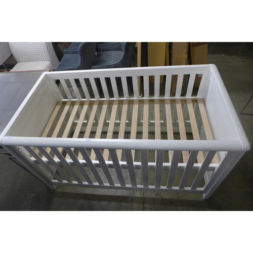 1610 - A white painted cot bed