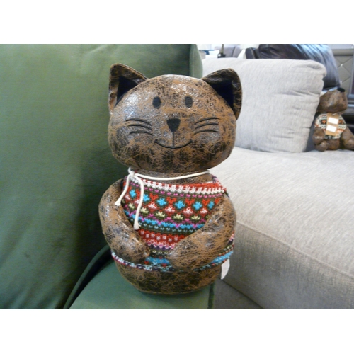 1305 - A cat in a Fairisle jumper doorstop, H 25cms (5059413443307)   #