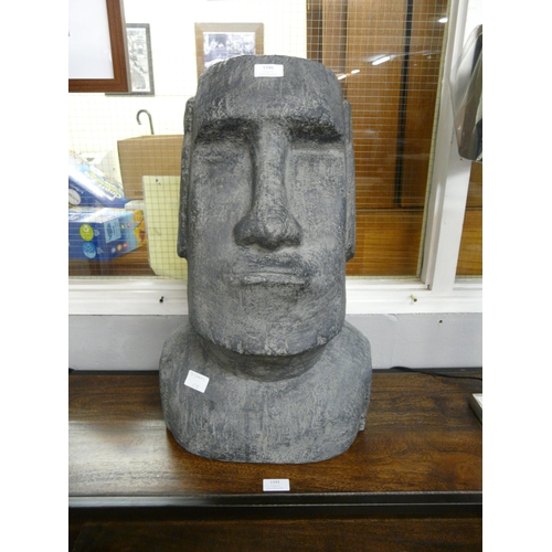 1346 - A large Easter Island head