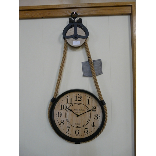 1376 - A hanging rope metal clock (CL218614)   *