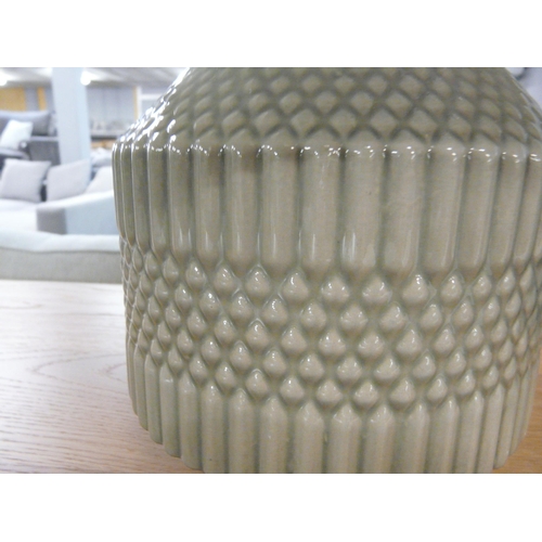 1439 - A Meribel grey geo textured table lamp, H 18cms (30-815-C25)   #