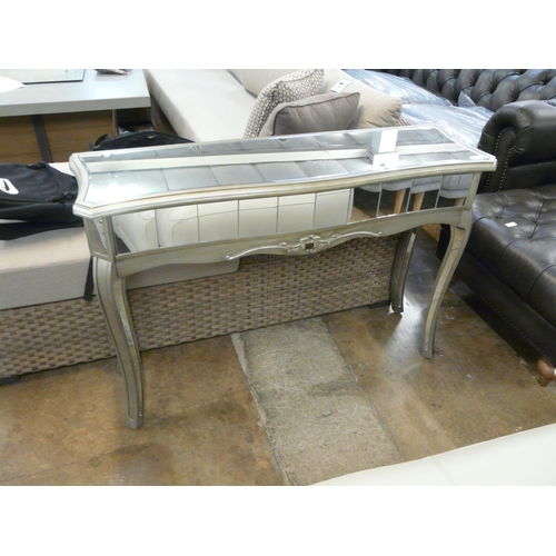 1518 - A silver mirrored console table