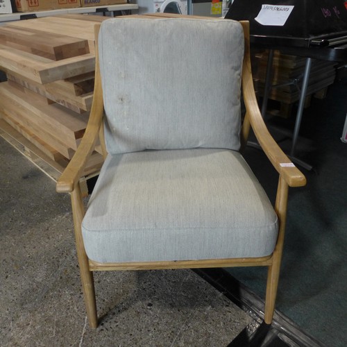 3042a - Gallery Ashford Armchair - Natural Linen & Oak original RRP £291.66 + VAT  (Damage to one leg & fabr... 